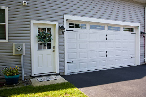24/7 Emergency Garage Door Panel Replacement experts in Olivet, NJ